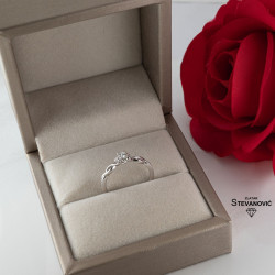  Prsten sa brilijantom B-33