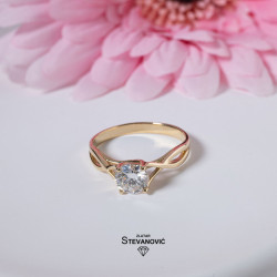 Prsten sa moissanitom M-16