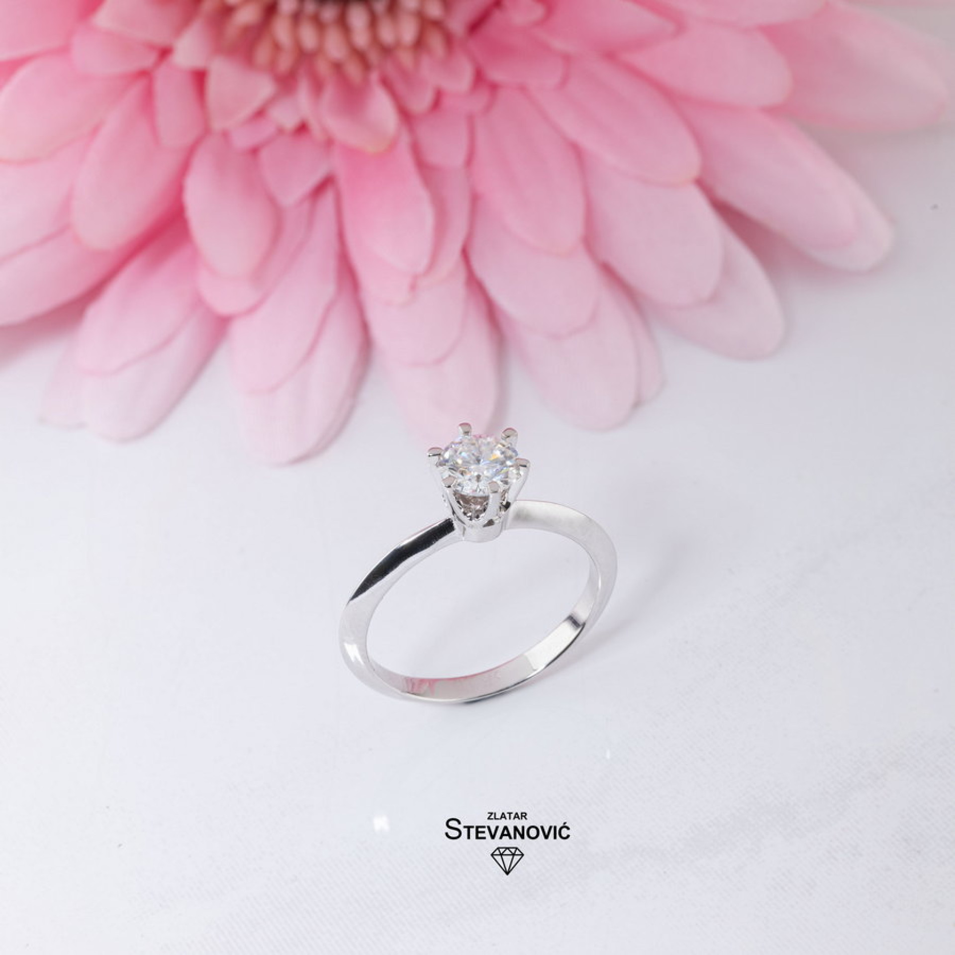 Prsten sa moissanitom M-21